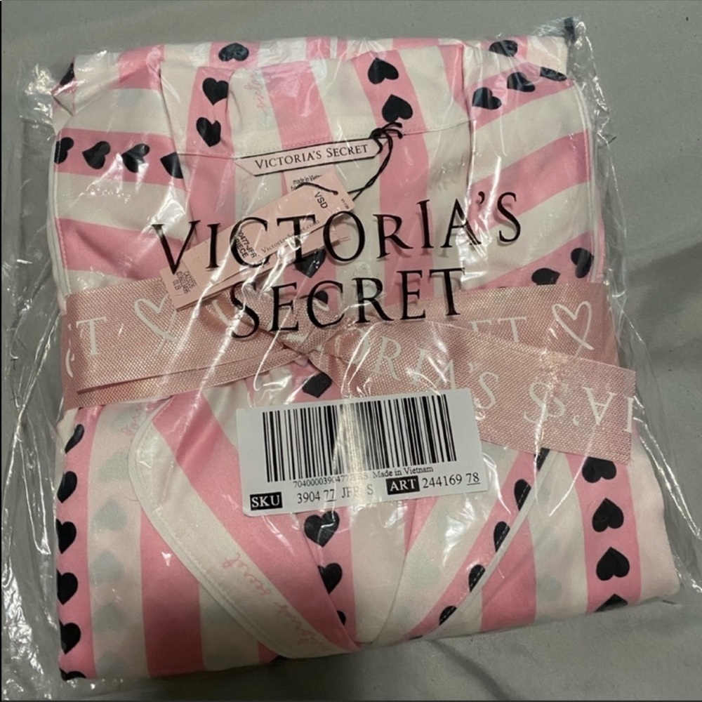 Victorias secret short satin pj set S